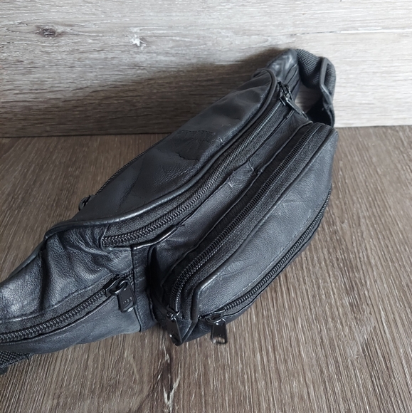 Vintage Black Leather Fanny Pack Waist Bag - Picture 2 of 6